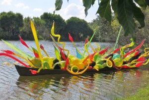 Fiori Boat, 2014, by Dale Chihuly, exhibited in Pandanus Lake